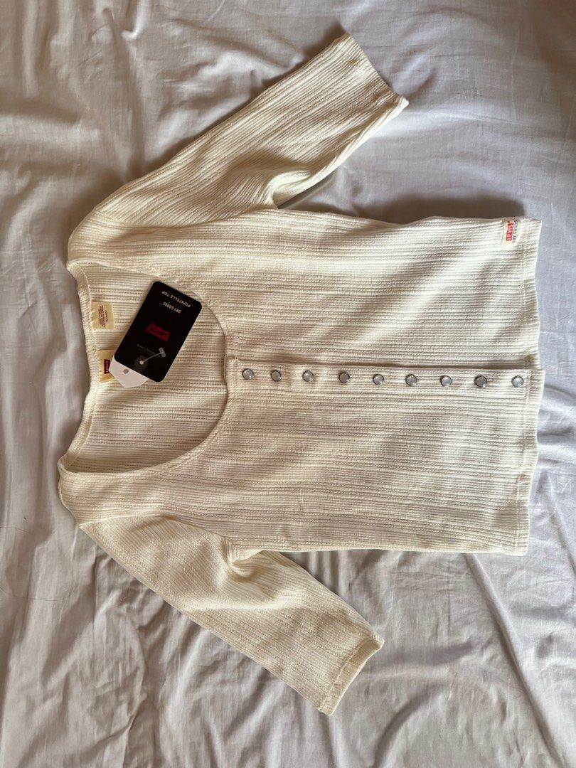 Levi’s Pointelle Top (XS) (Category: Shirts) located in Glan. Submitted by softgasps (Listing ID 1328084420, Image 1). Description: - Brand new with tags - size xs.