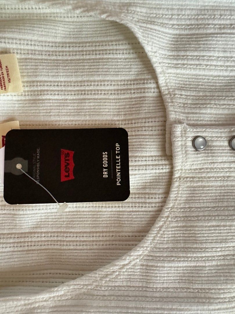 Levi’s Pointelle Top (XS) (Category: Shirts) located in Glan. Submitted by softgasps (Listing ID 1328084420, Image 2). Description: - Brand new with tags - size xs.
