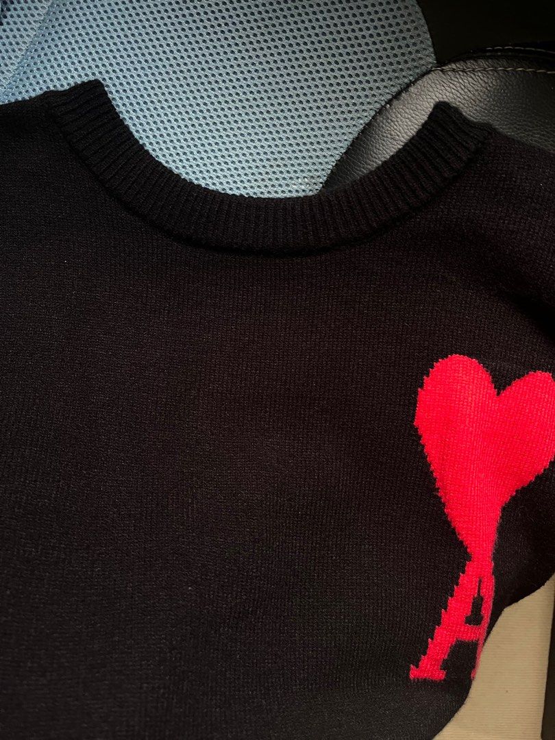 Ami Paris knitted Sweater (Category: Activewear) located in Sorsogon. Submitted by sa1ntt (Listing ID 1328206632, Image 2). Description: .