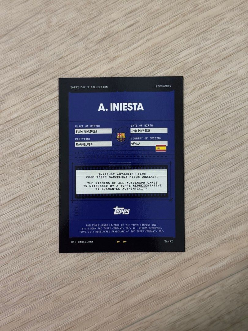 Andres Iniesta Auto /99 Topps focus barcelona, Hobbies & Toys 