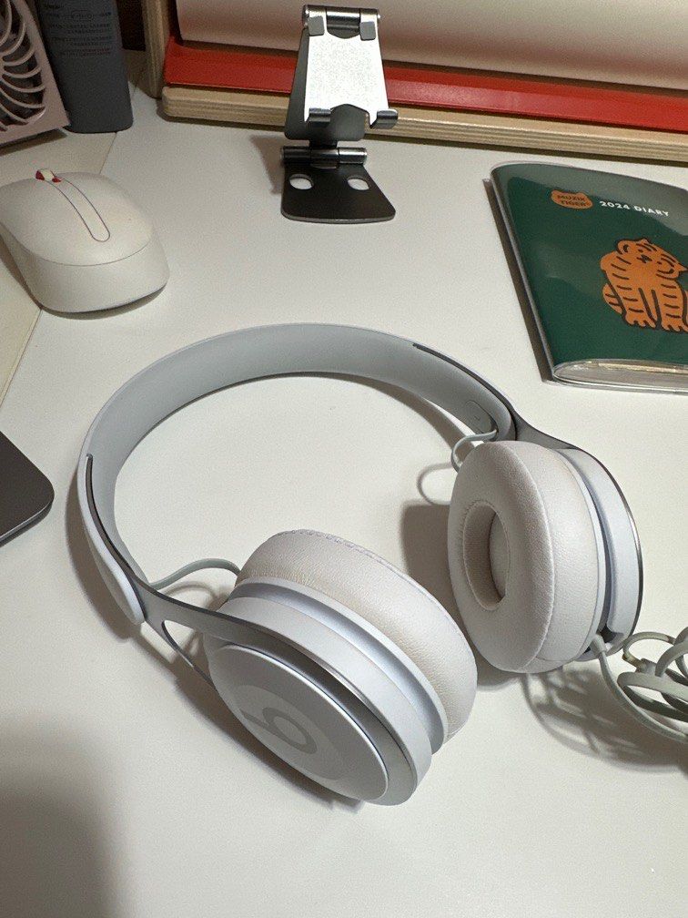 BEATS by Dre Noise Cancelling Headphones Model A1746