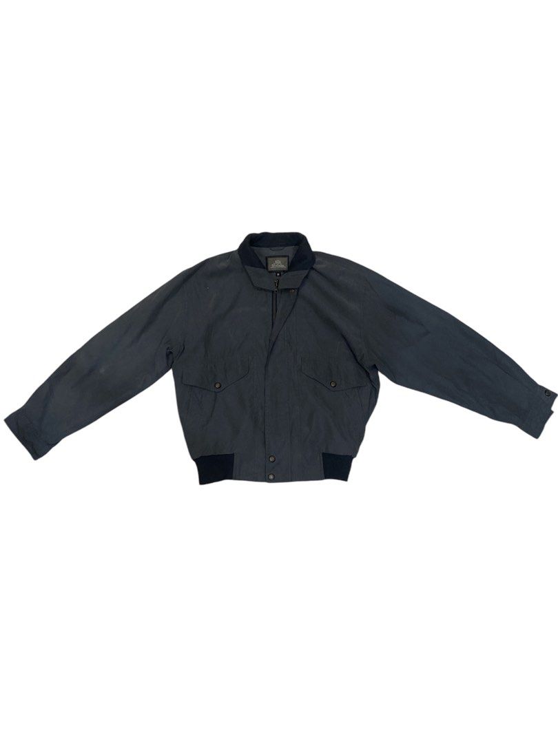 Bomber Jacket (Category: Coats, Jackets and Outerwear) located in Kajang. Submitted by zyadackerman (Listing ID 1328208365, Image 1). Description: Slightly faded color Pit 24 Labuh 28 Price excluded postage.