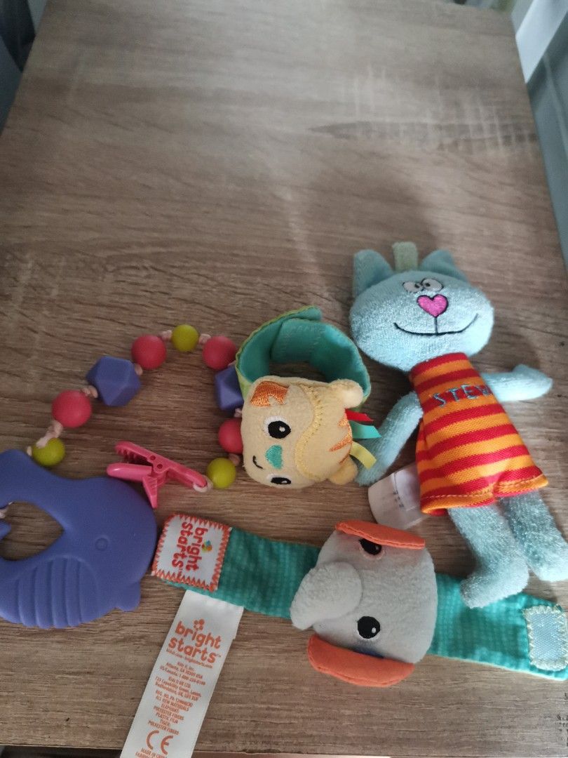 Bundle baby teether and wrist rattle (Category: Soothers & Pacifiers) located in Manila. Submitted by mingse16 (Listing ID 1328100961, Image 1). Description: Needs cleaning Pls manage your expectations.
