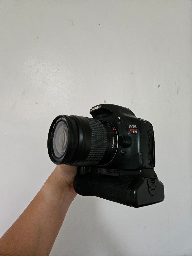 Canon Rebel T2i all in (Category: Cameras) located in Muntinlupa City. Submitted by a.mnl (Listing ID 1328075464, Image 1). Description: Issue: - signs of wear & tear Inclusions: - Canon DSLR Rebel T2i - Charger - 1 original canon battery pack -28-80mm lens - Kata Camera Bag - Canon Camera Bag with lens compartments - 64GB Strontium microSD card with adapter - 73-300mm lens - EFS 18-55mm lens (MF only).