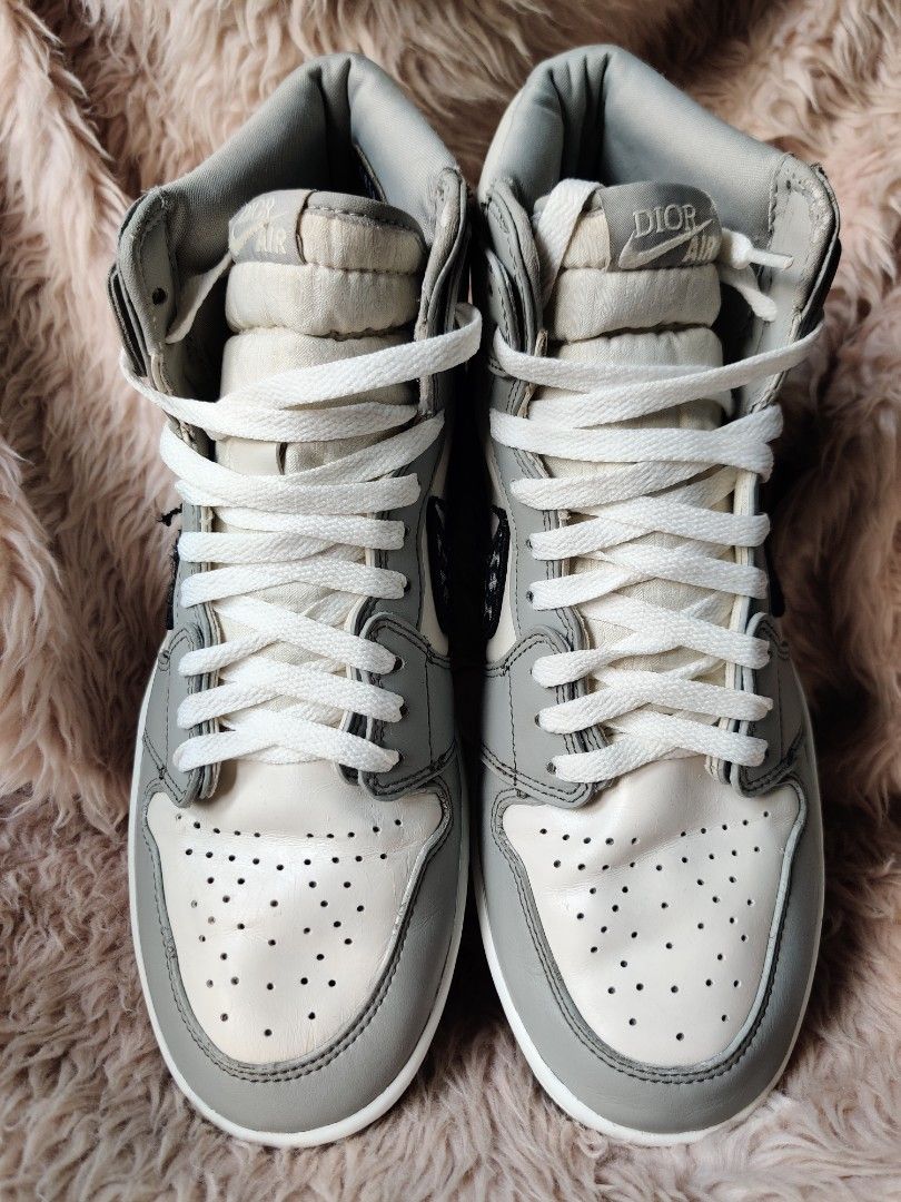 Dior x jordan made in italy (Category: Sneakers) located in Valenzuela. Submitted by ellich17 (Listing ID 1328081468, Image 2). Description: in excellent condition sign of usage made in Italy.