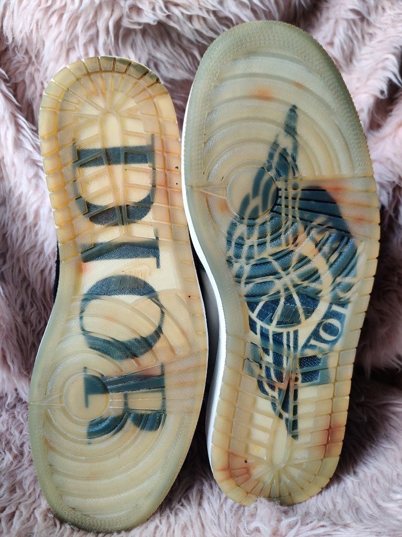 Dior x jordan made in italy (Category: Sneakers) located in Valenzuela. Submitted by ellich17 (Listing ID 1328081468, Image 3). Description: in excellent condition sign of usage made in Italy.