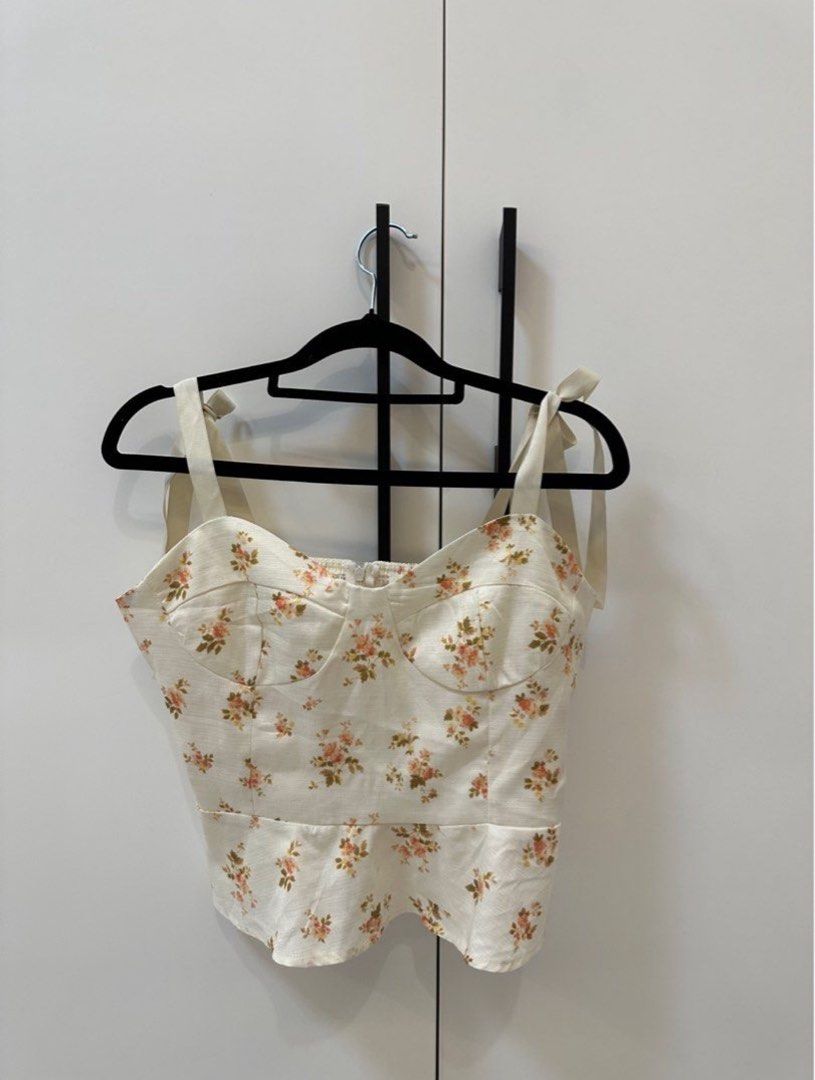 Florap Top with Strap (Category: Blouses) located in Zamboanga. Submitted by _kaoru (Listing ID 1328205719, Image 1). Description: Fits S-M.