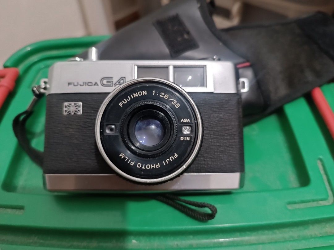 FUJICA GA (Not Tested) (Category: Cameras) located in Binan City. Submitted by frncsyoon (Listing ID 1328169886, Image 3). Description: Old/Vintage Camera - NOT SURE IF WORKING NOW - working when I tried to use the camera, using taped LR44 batteries, and 5 centavo coins (2021-2022) - pwede niyo po ipaclean/check.