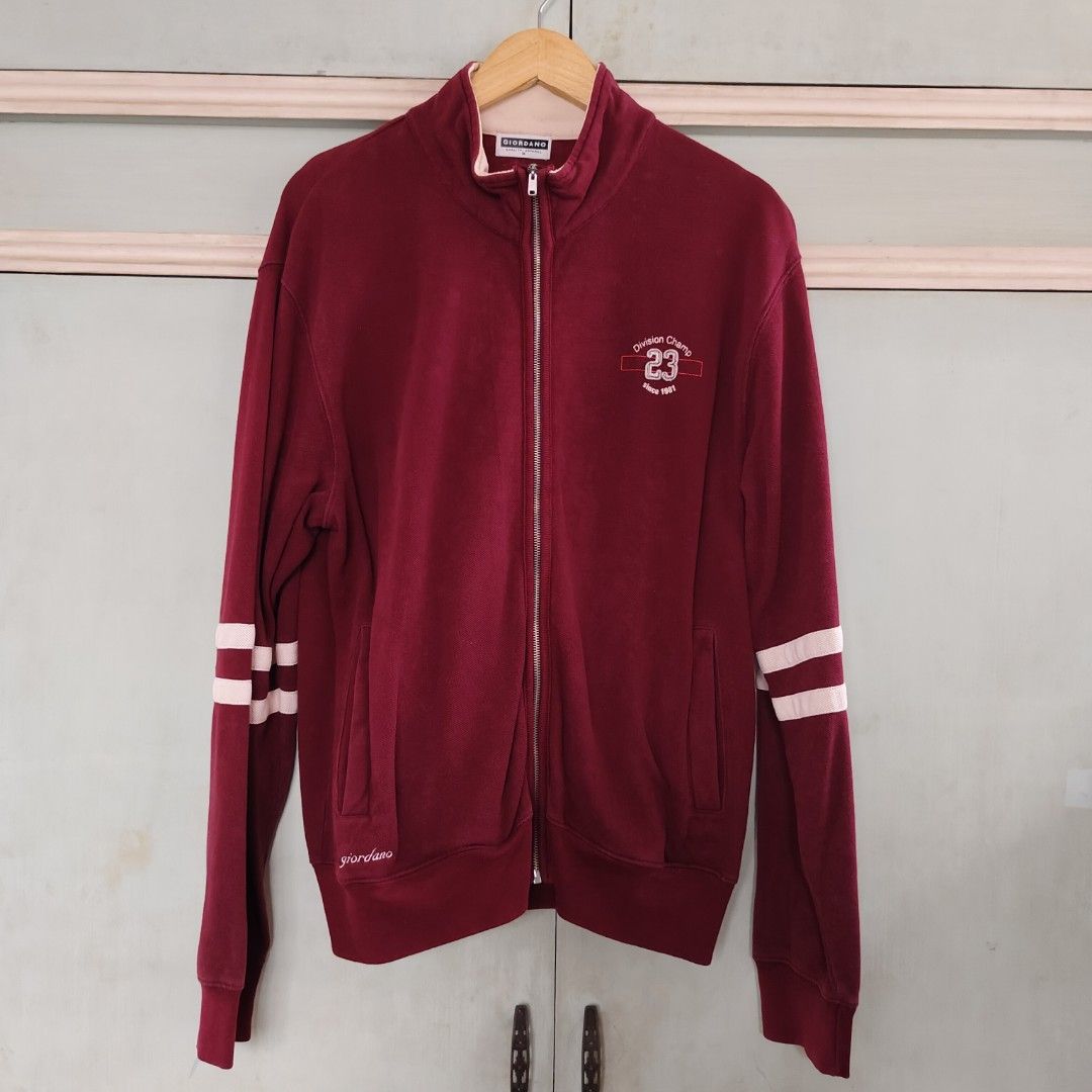 Giordano Men's Jacket (no hoodie) (Category: Coats, Jackets and Outerwear) located in Quezon City. Submitted by annsb3 (Listing ID 1328139848, Image 1). Description: Brand: Giordano Size: M Color: Maroon Well-used.