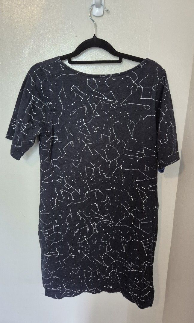 Graniph Japan Constellation Dress w/ pockets! (Category: Dresses) located in Taguig. Submitted by alypaap (Listing ID 1328212762, Image 2). Description: from Japanese brand Graniph. Fits Medium to Large. I'm 5'2" and the hem is above my knees. it has pockets!.
