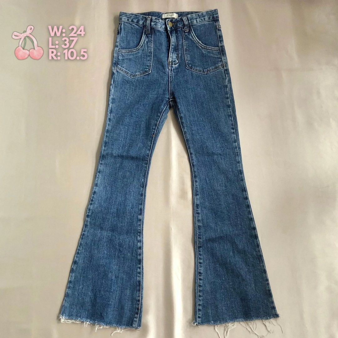 Hard Denim Cargo Style Flare Pants (size 24) (Category: Jeans) located in Cabuyao City. Submitted by guine_ (Listing ID 1328127820, Image 1). Description: .