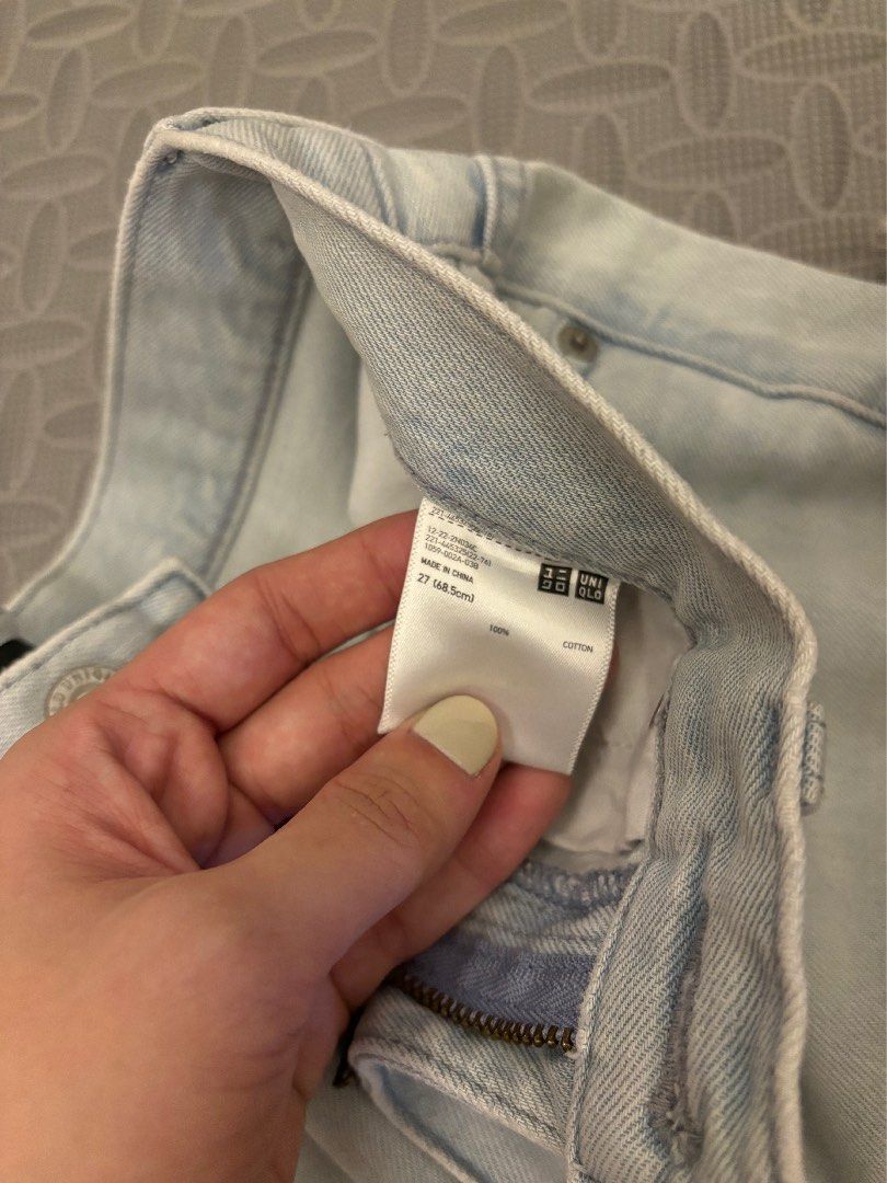 High waist shorts uniqlo (Category: Shorts) located in Quezon City. Submitted by xxryt (Listing ID 1328238385, Image 3). Description: High rise baggy shorts Uniqlo Rfs: preggy hindi na kasya lol.