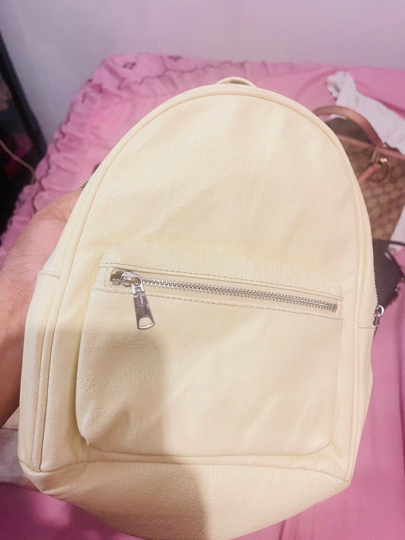 H&M Bag Pack (Category: Backpacks) located in Manila. Submitted by victoria.shop1 (Listing ID 1328233699, Image 1). Description: .