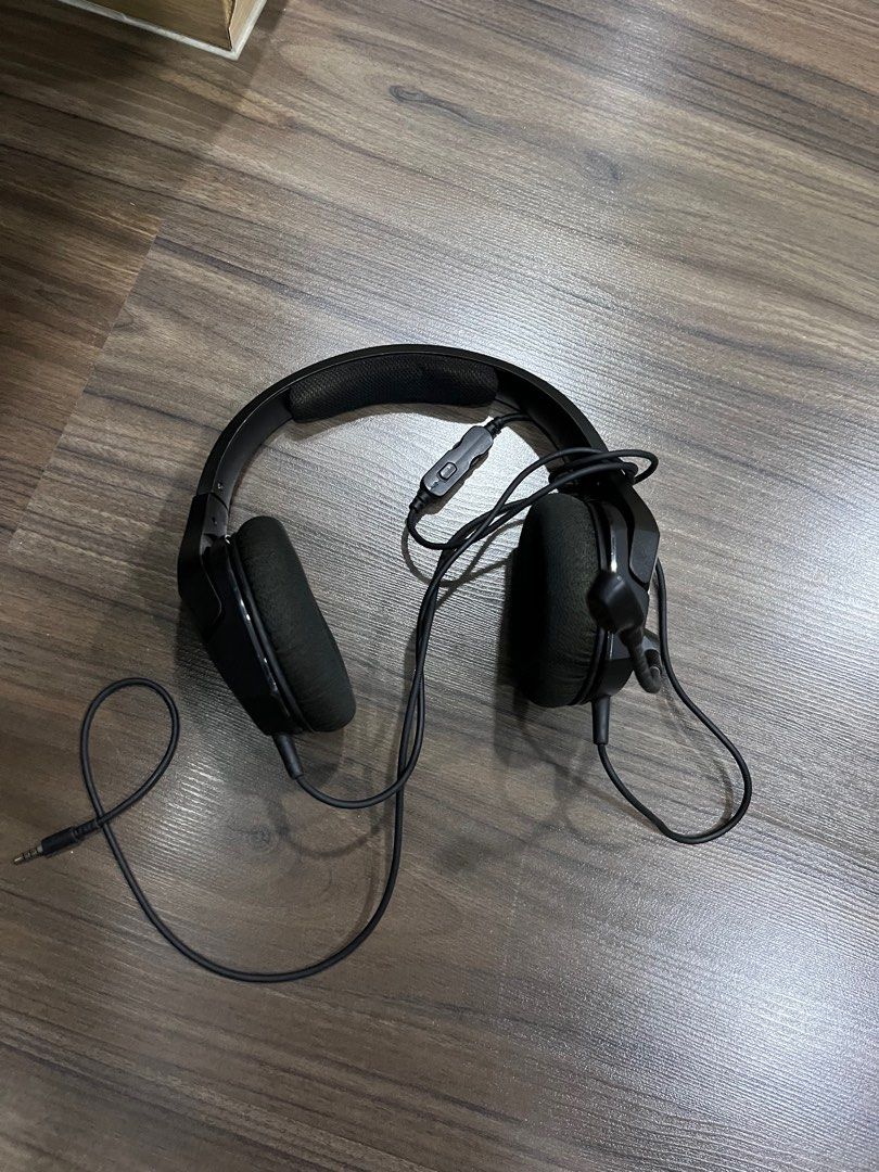 HYPERX cloud stinger core wired headset (Category: Headphones & Headsets) located in Kuala Lumpur. Submitted by bigdogbigbear (Listing ID 1328161176, Image 1). Description: TNG ONLY.