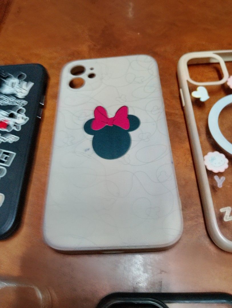 IPhone cases bundle set (Category: iPhone 14 Series) located in Manila. Submitted by boyhet.thrift15 (Listing ID 1328237328, Image 3). Description: iPhone 14 cases bundle set 7pcs selling 400.