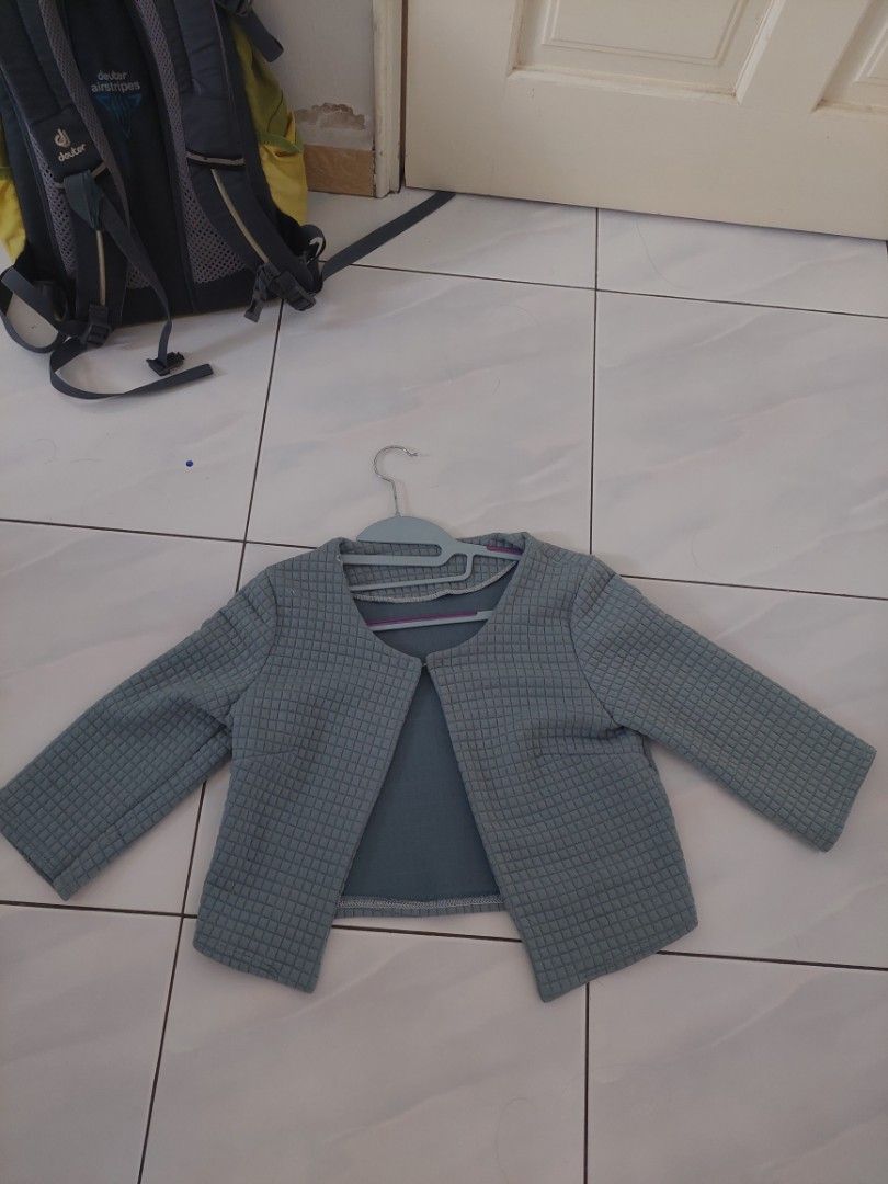 Jacket (Category: Coats, Jackets and Outerwear) located in Petaling Jaya. Submitted by vlms123 (Listing ID 1328204033, Image 3). Description: never worn. forgotten about it.