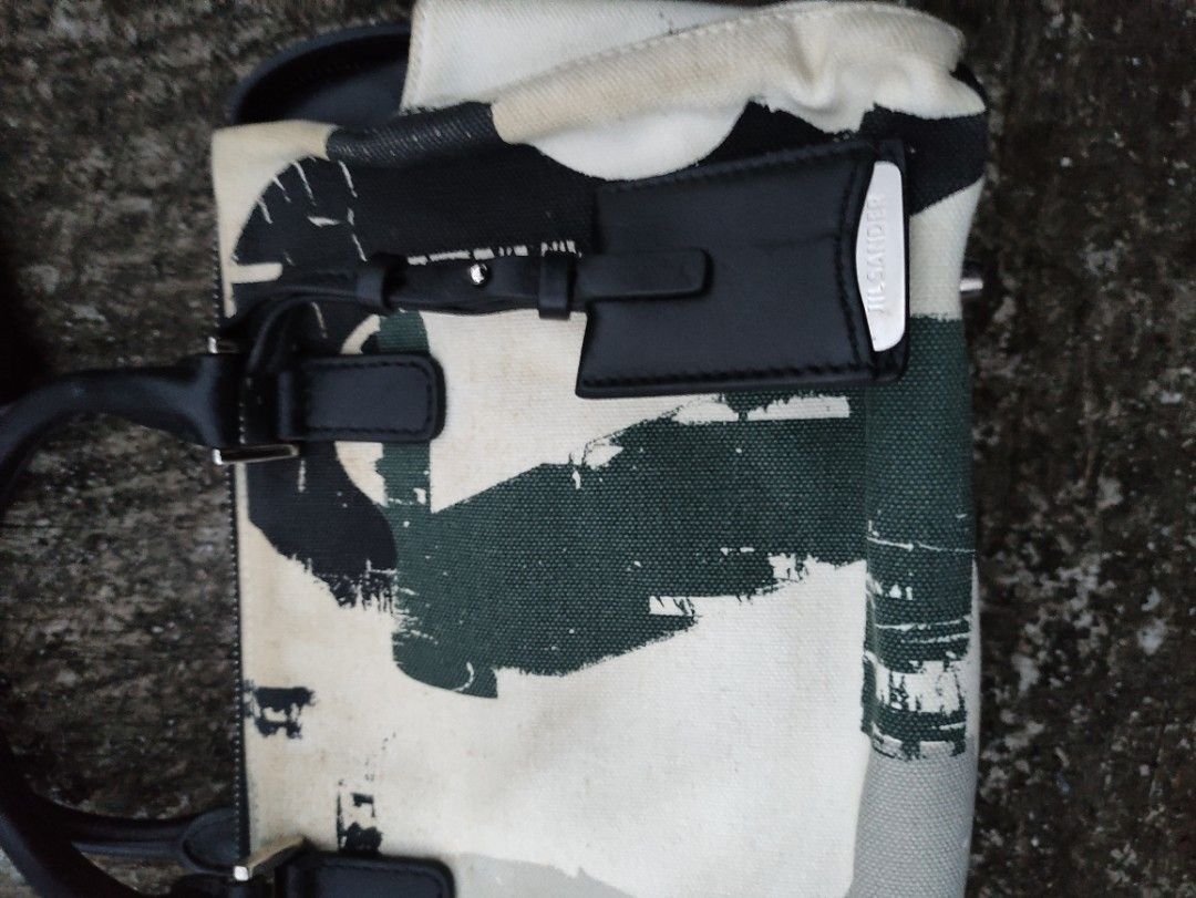 Jil Sander 2 way bag (Category: Luxury Bags & Wallets) located in Manila. Submitted by maxxxxxxxxxxxx (Listing ID 1328167730, Image 2). Description: for sale rare Jill Sander top handle 2 way sling bag.