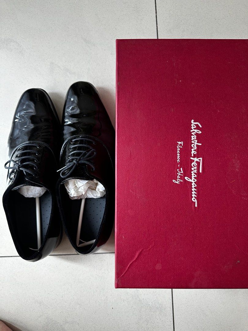 Jual sepatu Salvatore Ferragamo ori size 8 5 42 5 Barang Mewah Aksesoris di Carousell
