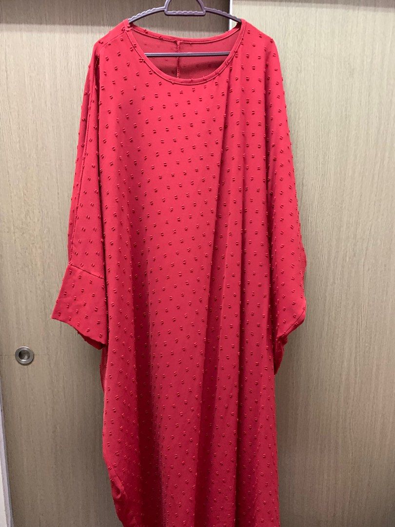 Jubah (Category: Dresses) located in Pekan. Submitted by prelovedbbyaiin (Listing ID 1328133321, Image 3). Description: Baru pakai sekali je. I want to clear my wardrobe.