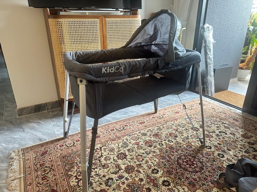 Kidco dreampod travel bassinet top