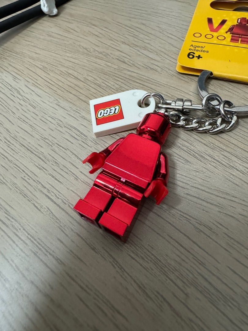 Lego 5005205 exclusive vip red minifigure keychain Carousell