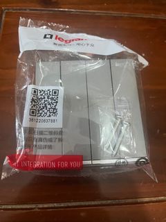 （分類：）位於 。 由 cswong83 提交（商品編號 1328218143，圖片 1）。簡介： 。