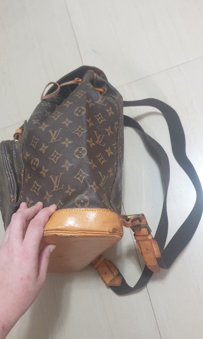 Louis Vuitton Backpack (Category: Luxury Bags & Wallets) located in Minglanilla. Submitted by charmaineb60300 (Listing ID 1328086089, Image 3). Description: Source: Japan/Korea Bale Coded.