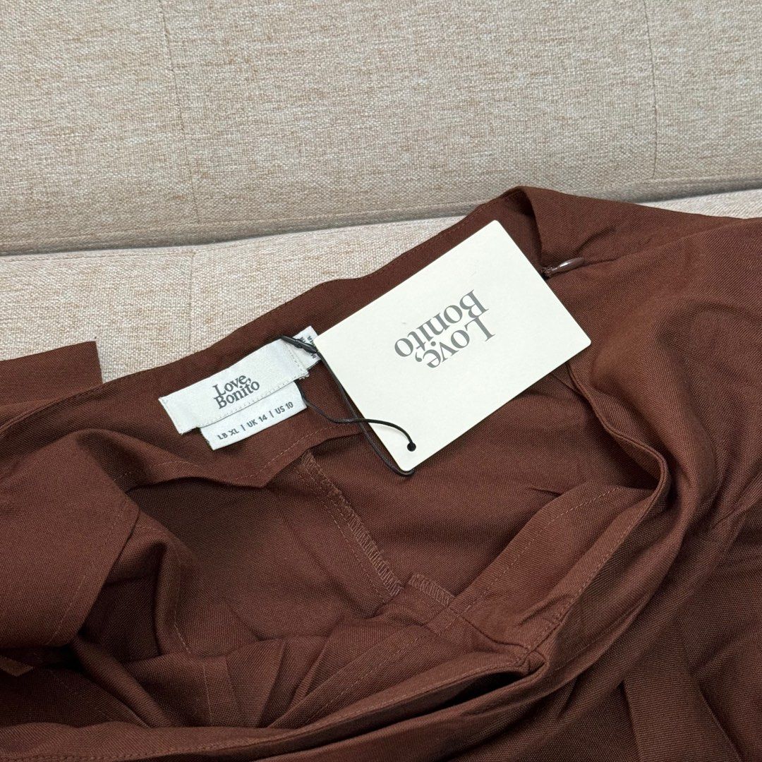 Love Bonito pants (Category: Other Bottoms) located in Paranaque City. Submitted by sams__stuff (Listing ID 1328127282, Image 3). Description: brand new and still with tag rfs: too big and hassle to return.