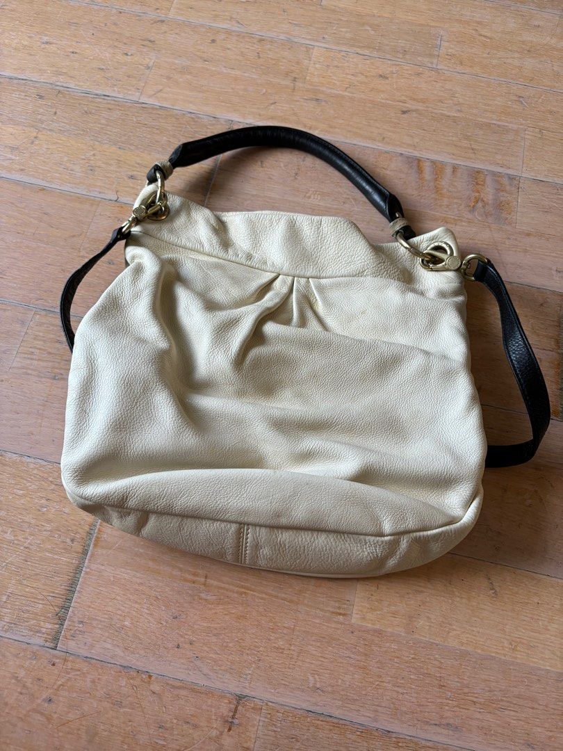 Marc Jacobs leather bag （分類：多用途袋）位於 Hong Kong。 由 trueocean_d402f2 提交（商品編號 1328094188，圖片 1）。簡介： 。
