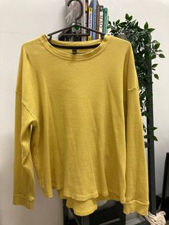 (Category: ) located in . Submitted by wander.wardrobe (Listing ID 1328194979, Image 1). Description: .