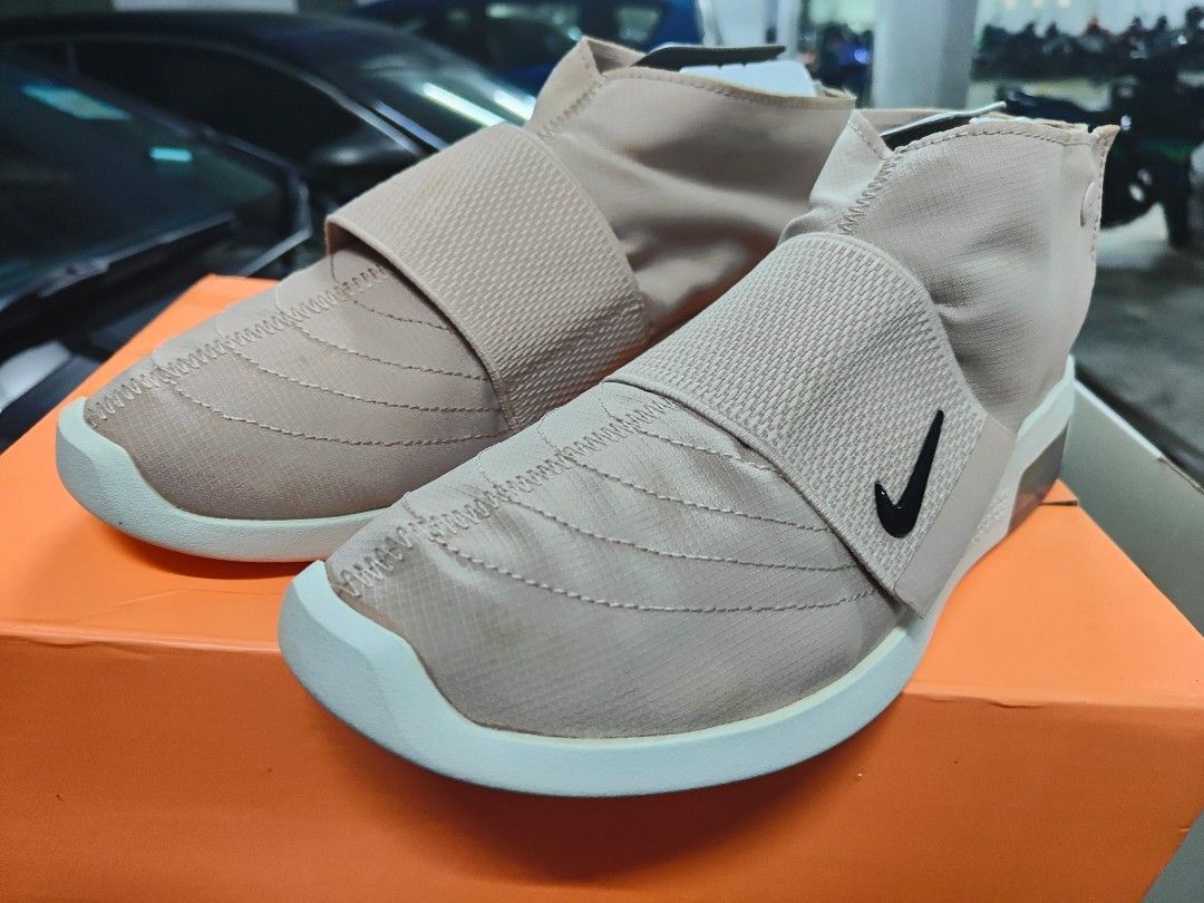 nike air moccasin