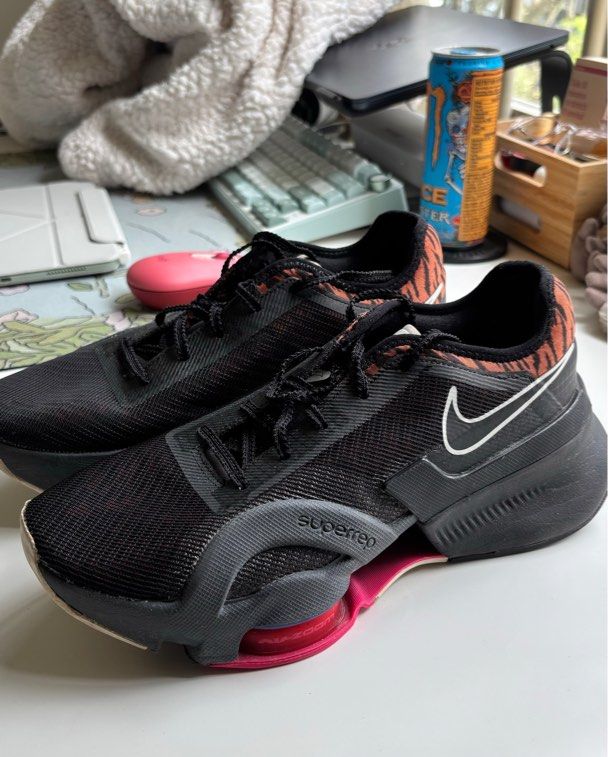 Nike Running Shoes with cushioning for marathon and long distance treadmill