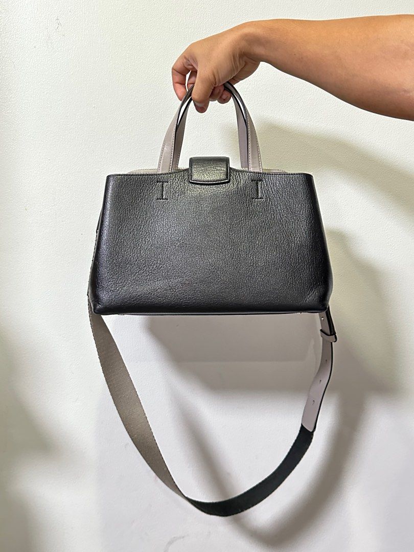 ORIGINAL KATE SPADE TURN CLOCK LOCK SATCHEL BAG (Category: Luxury Bags & Wallets) located in Caloocan City. Submitted by sachikofunbooks (Listing ID 1328081529, Image 2). Description: 🔴 FOR SALE: ♠️ Kate Spade Turn Clock Lock Satchel Bag Price: ₱6500 Bought in Japan and just used once. Good as new 👍🏻 Location: Caloocan South Metro Manila RF: Decluttering Just PM me if you are interested ❤️.