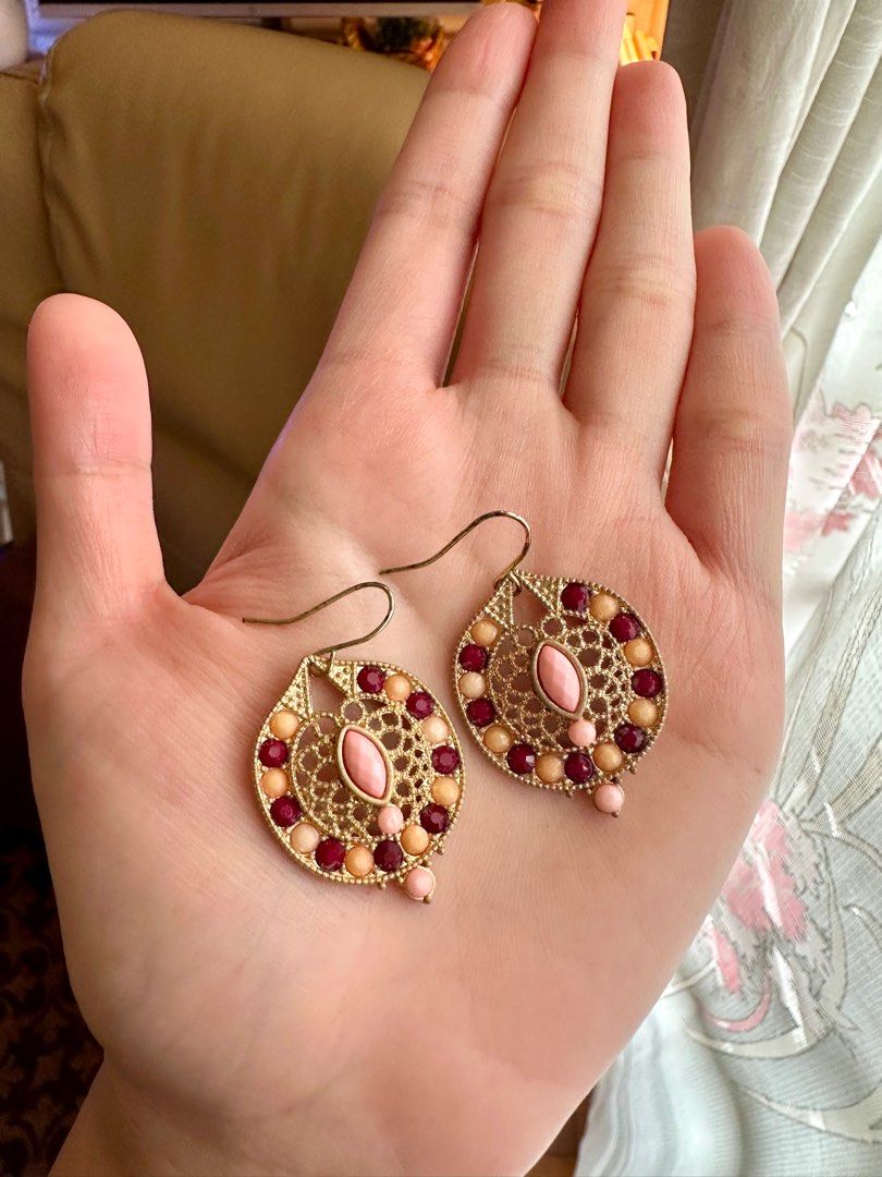 Parfois jewel gold earrings (Category: Earrings) located in Quezon City. Submitted by heymdc (Listing ID 1328122182, Image 1). Description: Parfois jeweled gold dangling earrings Super cute! ✨.