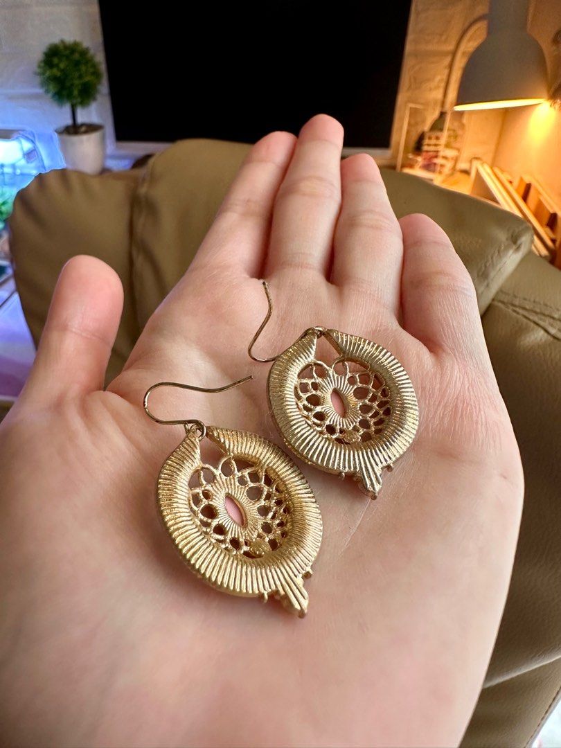 Parfois jewel gold earrings (Category: Earrings) located in Quezon City. Submitted by heymdc (Listing ID 1328122182, Image 3). Description: Parfois jeweled gold dangling earrings Super cute! ✨.