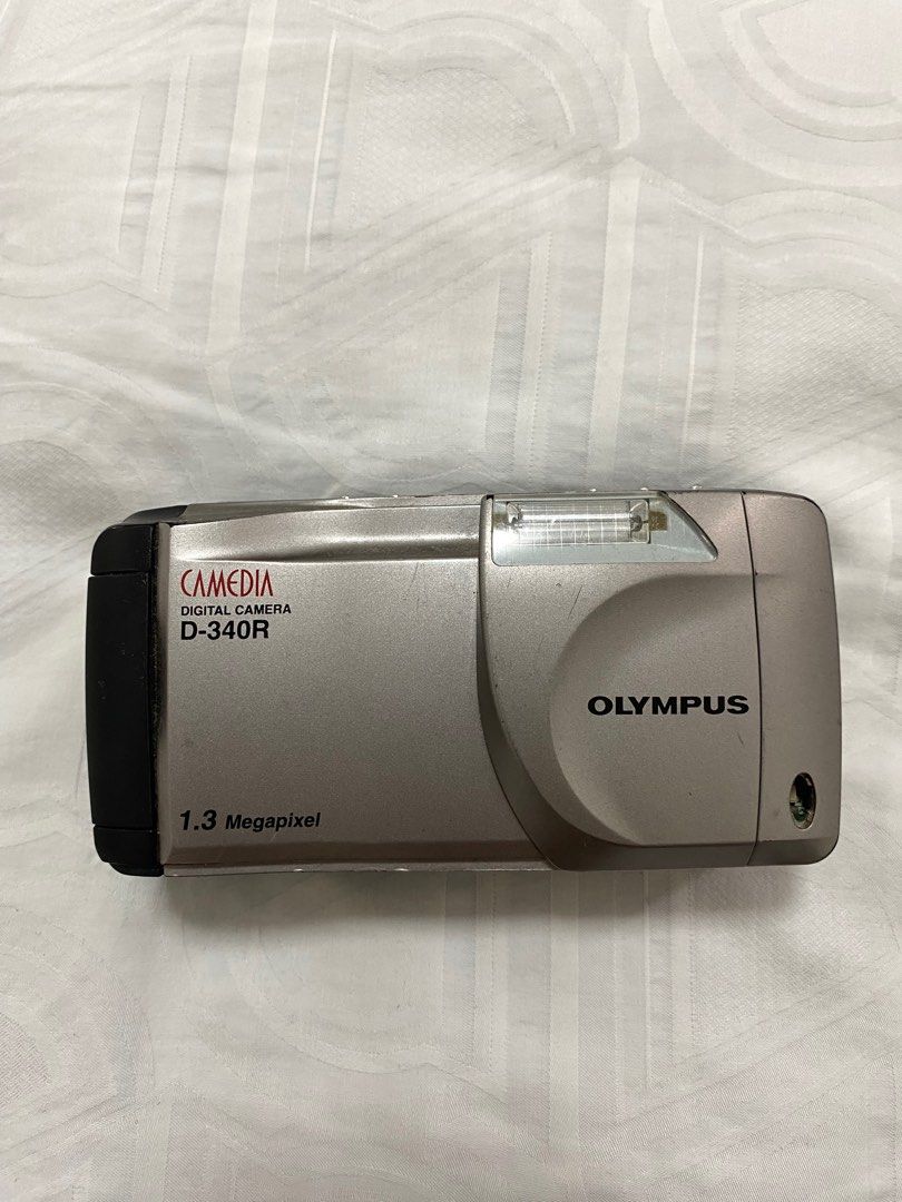 Rare Olympus Camedia D340R Digicam (Category: Cameras) located in Antipolo. Submitted by declutter.clothes (Listing ID 1328070740, Image 1). Description: BUY AT YOUR OWN RISK. Defective, idk kung napapaayos pa bigla na lang hindi nag oon kahit pinalitan ko na ng battery. w CCD sensor (vintage vibe photos) battery: 4x AA battery sample shots posted UNIT ONLY, no sd card and battery included..
