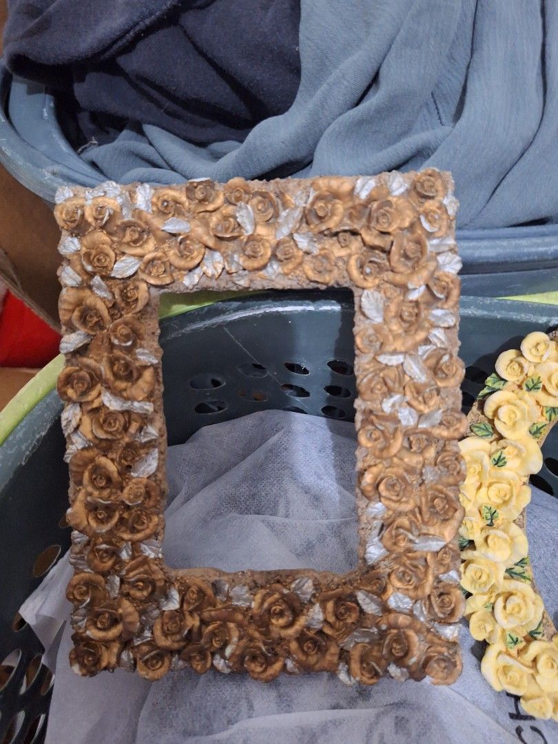 Rose Frames Ceramic (Category: Frames & Pictures) located in Calatagan. Submitted by zigi_finds (Listing ID 1328203049, Image 2). Description: shipping via j&t. payment via gcash or bpi.