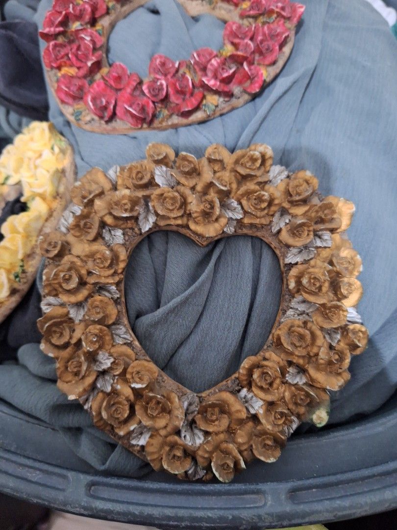 Rose Frames Trio Ceramic (Category: Frames & Pictures) located in Calatagan. Submitted by zigi_finds (Listing ID 1328203187, Image 3). Description: shipping via j&t. payment via gcash or bpi.