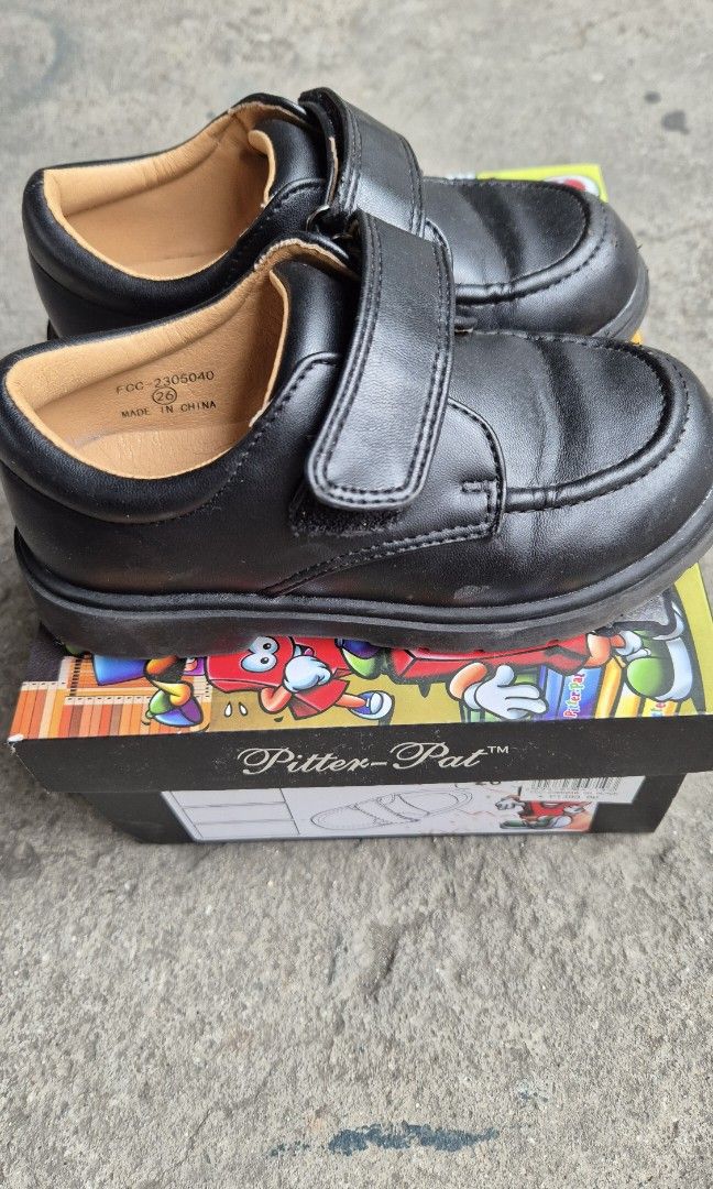 School shoes size 26 Good as New (Category: Babies & Kids Fashion) located in Pasig City. Submitted by bubbles2022 (Listing ID 1328088759, Image 1). Description: Bought at SM Dept Store for 1.4k / Like new. Used for 3months only. Size 26. used by my 3yo.