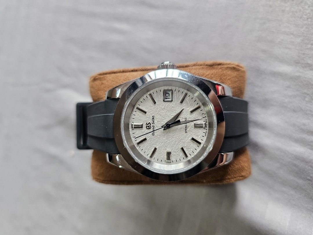 Seiko Mod - Grand Seiko with Curved Rubber Strap (Category: Men's Watches) located in Pasig City. Submitted by reyandrew (Listing ID 1328095152, Image 2). Description: Seiko Mod - Grand Seiko with Curved Rubber Strap NH35 movement purchase from seiko mod expert ig: hausofseiko good as new, no issues no scratches with brand new leather strap RFS: unloading from my collection price: 8,000 Php.