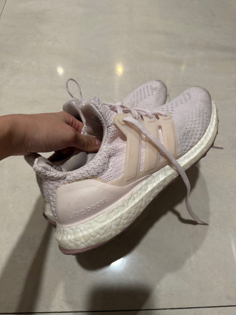 Sepatu Adidas Ultra Boost size 40.5, Fesyen Wanita, Sepatu di Carousell