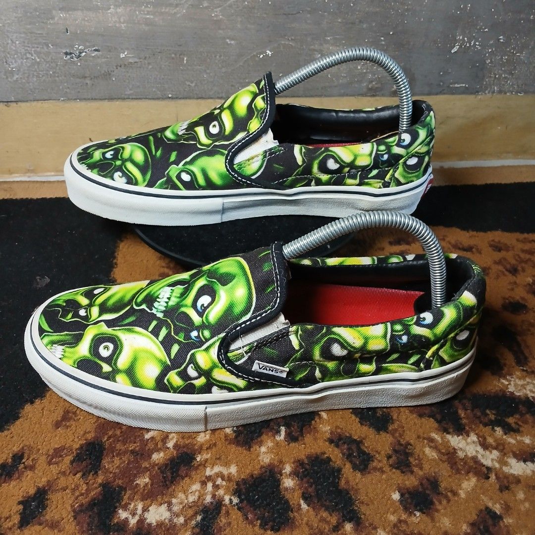 Sepatu Vans x Supreme Skull Pile Slip On Fesyen Pria Sepatu Sneakers di Carousell