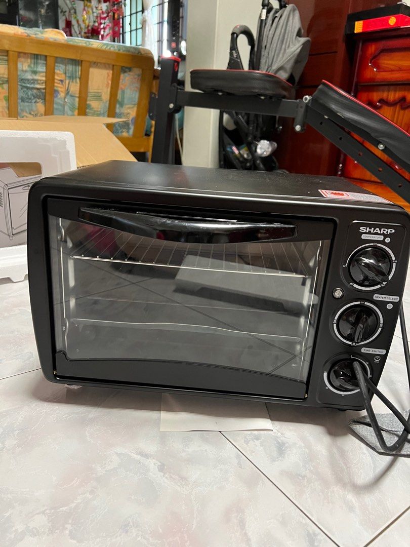 Sharp Eo-19K (Category: Ovens & Toasters) located in Singapore. Submitted by shoppdaisies_ (Listing ID 1328162596, Image 1). Description: Gotten as a gift . Price can nego.