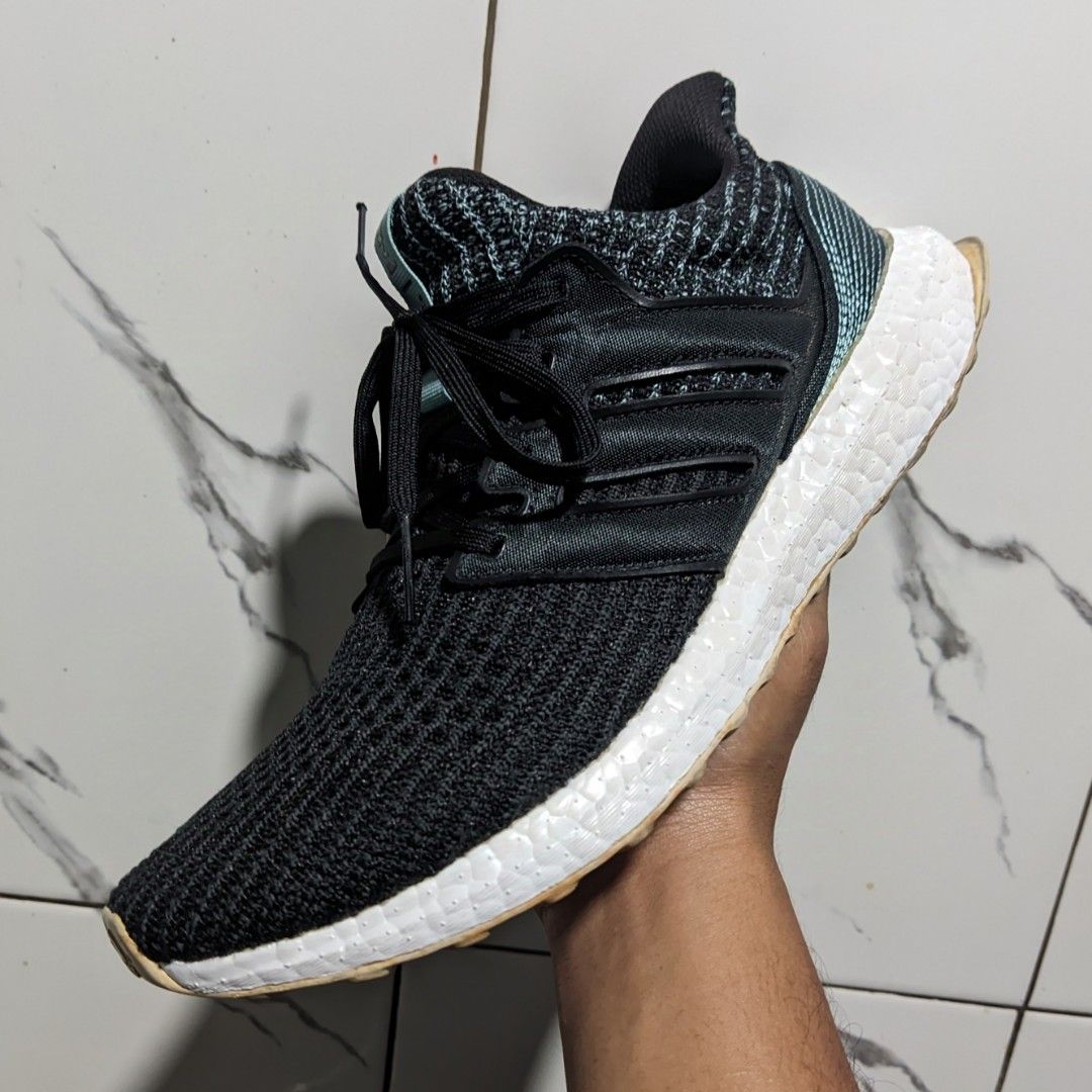 SIZE 42 INSOLE 27 CM SEPATU SECOND ADIDAS ULTRABOOST PARLEY MADE IN CHINA