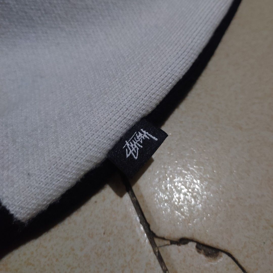 Stussy Jacquard Vest (Large) (Category: Activewear) located in Cebu City. Submitted by archivesbydew (Listing ID 1328204017, Image 2). Description: Large L - 27" x W - 22" Shipped Price Cebu City 600 Excellent Condition.