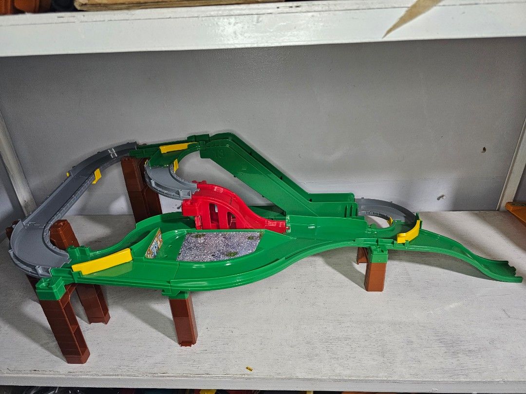 Takara Tomy Change Course Auto Mountain Road Drive (Category: Vehicle & Diecast Models) located in Silang. Submitted by tsamba_omocha (Listing ID 1328159017, Image 1). Description: Takara Tomy Change Course Working Electronics Battery not included.