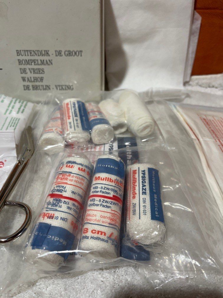 Vintage Emergency Medicine Kit (Category: Medical Supplies & Tools) located in Paombong. Submitted by sweetdeals0181656 (Listing ID 1328221246, Image 3). Description: Vintage wound dressing kit from UK..