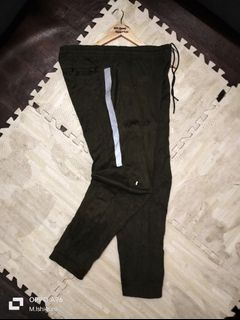 (Category: ) located in . Submitted by fourem_clothingstore (Listing ID 1328187319, Image 1). Description: .
