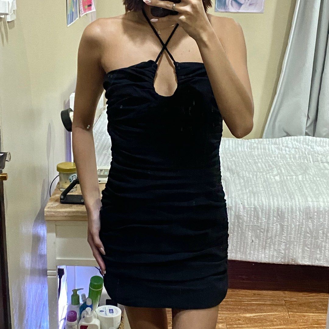 Zara Halter Ruched Mini Dress (Category: Dresses) located in Makati City. Submitted by preluvdbyssa (Listing ID 1328225470, Image 3). Description: - fits xxs-xs - s on tag - used only for fitting - bought in that states.