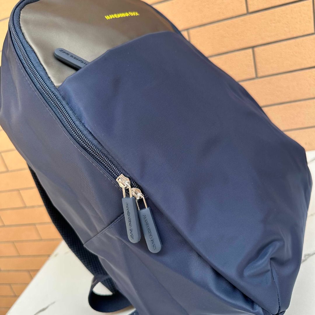 意大利Mandarin Duck 深藍拼灰色牛津布背囊, 男裝, 袋, 背包- Carousell